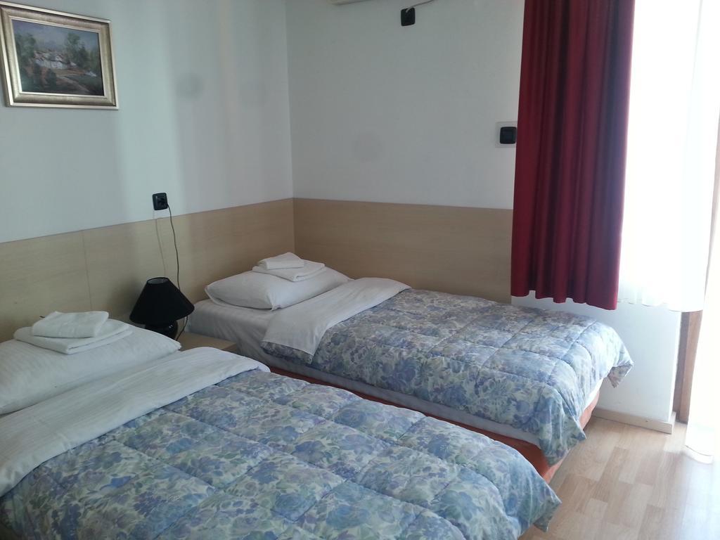 Hotel Viv Trebin Dış mekan fotoğraf