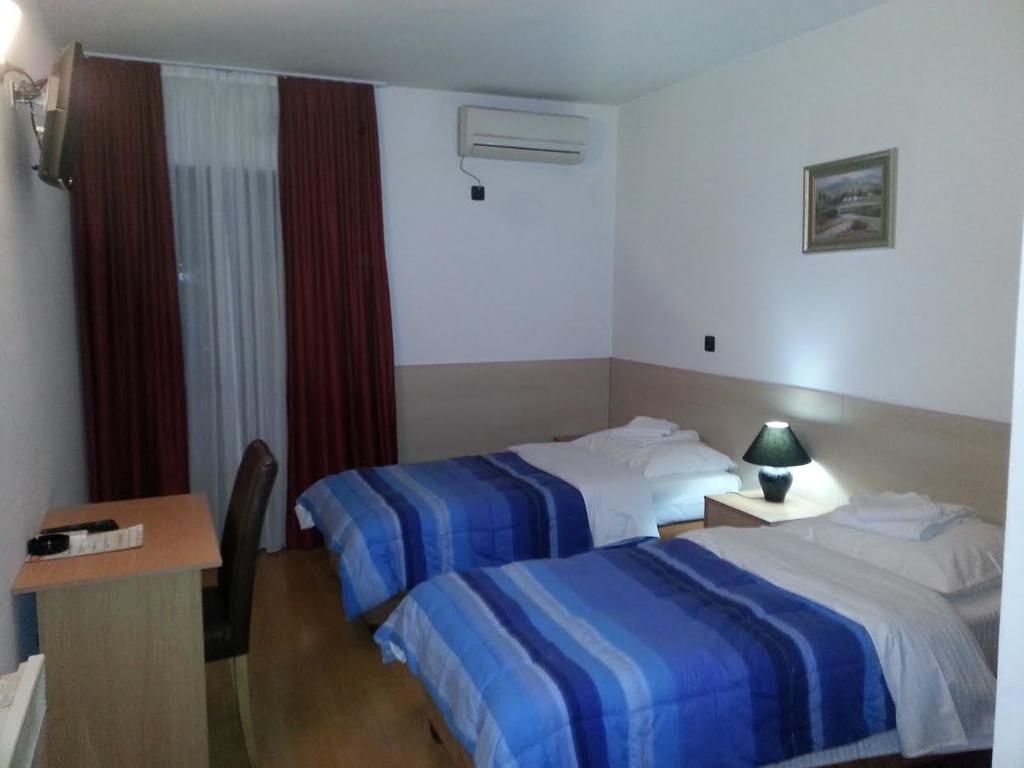 Hotel Viv Trebin Dış mekan fotoğraf