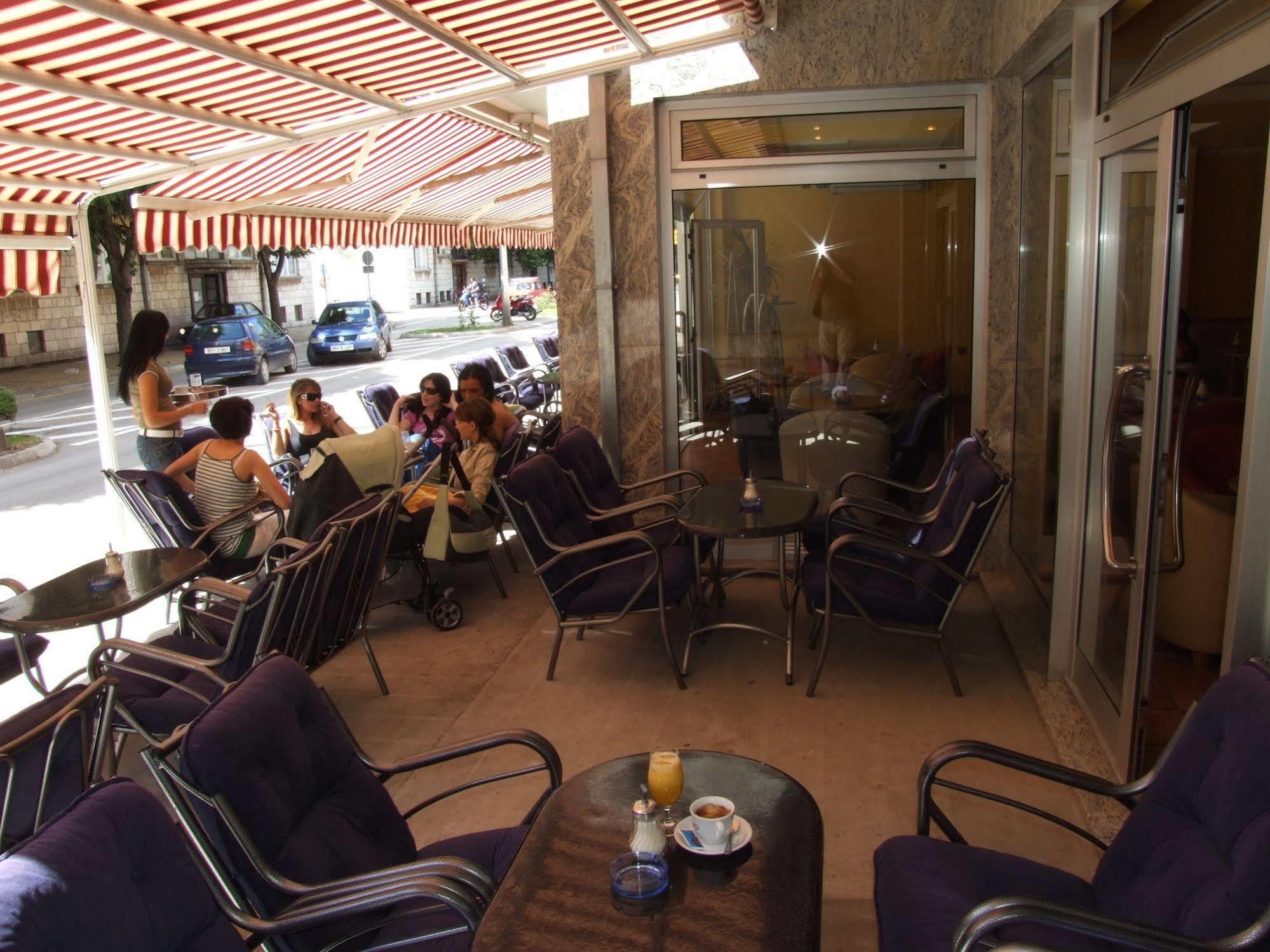 Hotel Viv Trebin Dış mekan fotoğraf