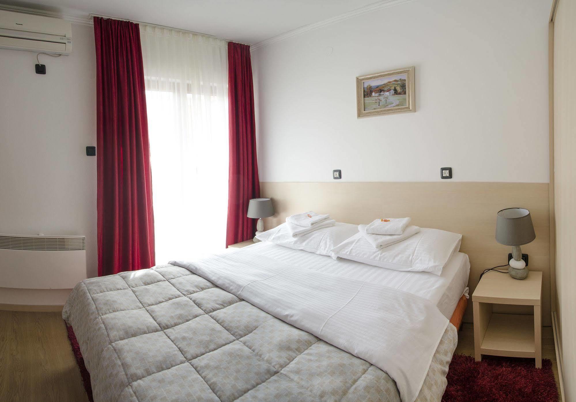 Hotel Viv Trebin Dış mekan fotoğraf