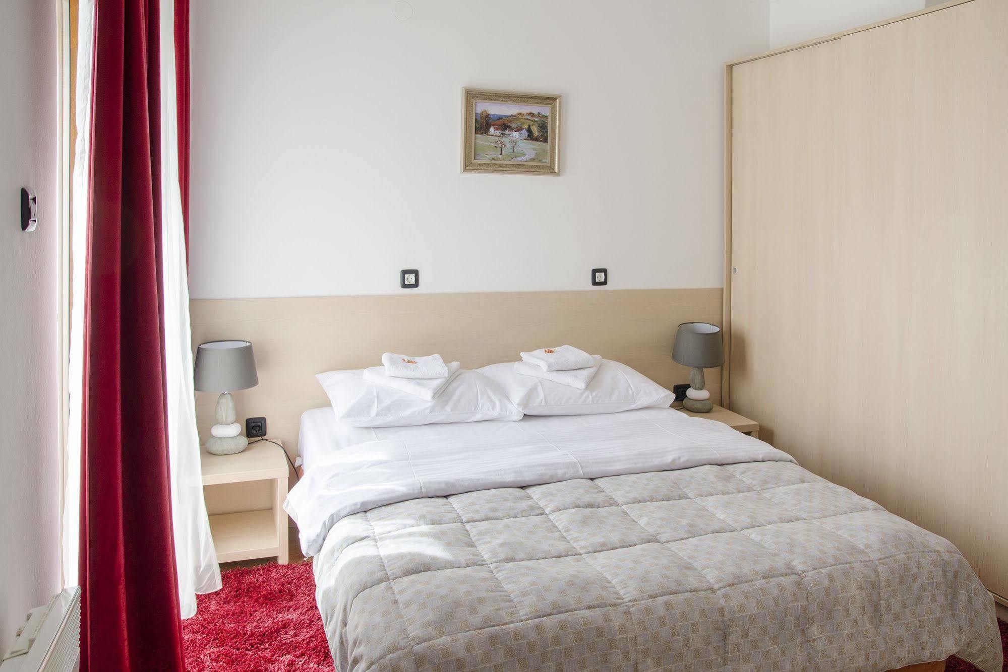 Hotel Viv Trebin Dış mekan fotoğraf